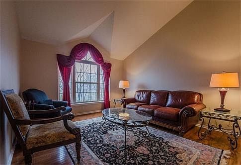 5th image of 2361 Sun Valley Dr