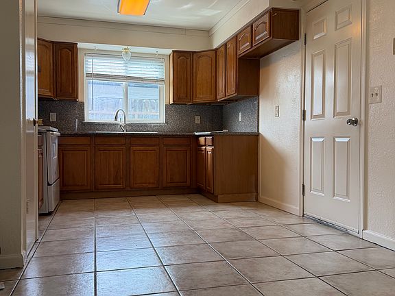 5th image of 2229 Sunnyside Ave
