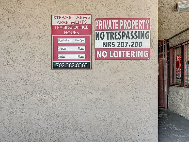 Stewart Arms - Apartments For Rent Las Vegas - Newly Renovated