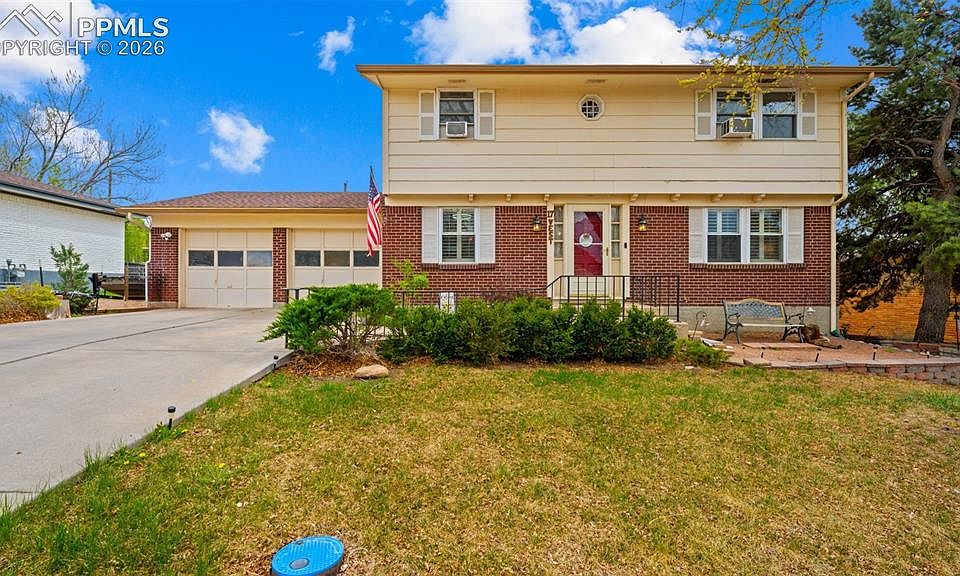 1st image of 17 Clover Cir W