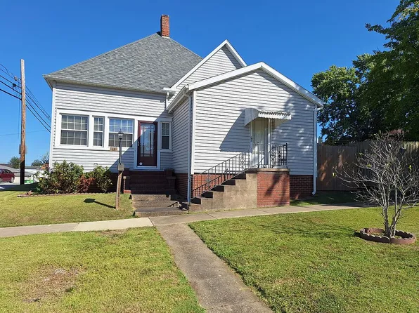 18 S Mill St, Harrisburg, IL 62946