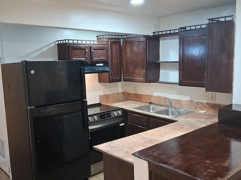 341 N Myrtle Ave — Photo 6