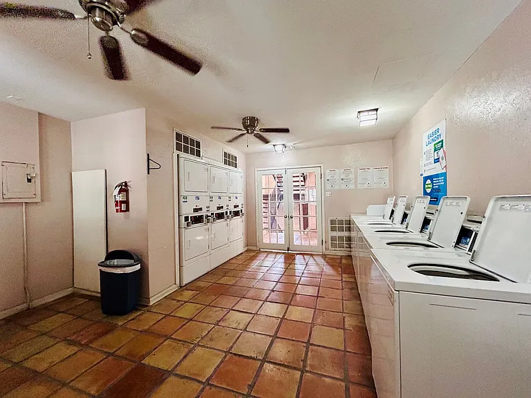 505 W 7th St #207 — Photo 14