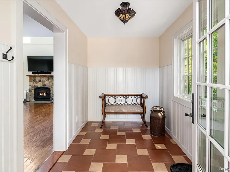 53 Cove Rd — Photo 9