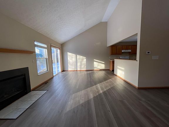 4th image of 3939 Eastrise Dr