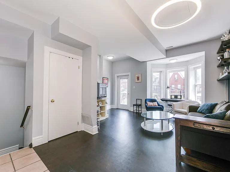 388 Manning Ave #A — Photo 2