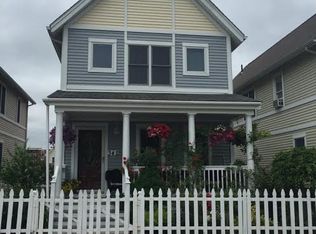 342 Elm St, Holyoke, MA 01040