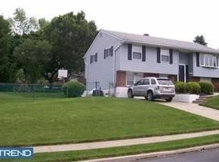 3183 Surrey Ln, Aston, PA 19014