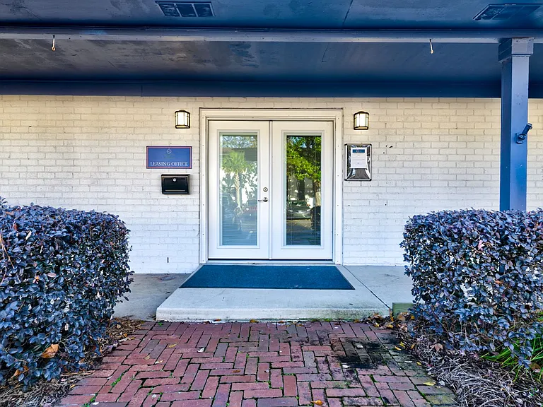 Residences at Cooper Bend — Photo 6