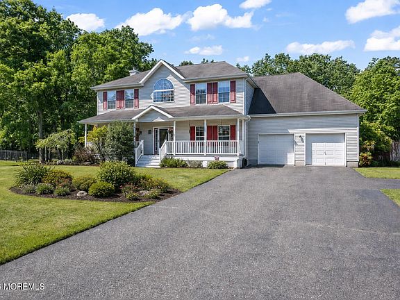 2nd image of 118 Don Connor Boulevard