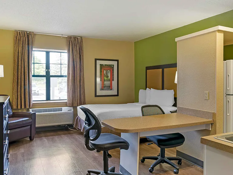 Studio Suite - 1 Queen Bed