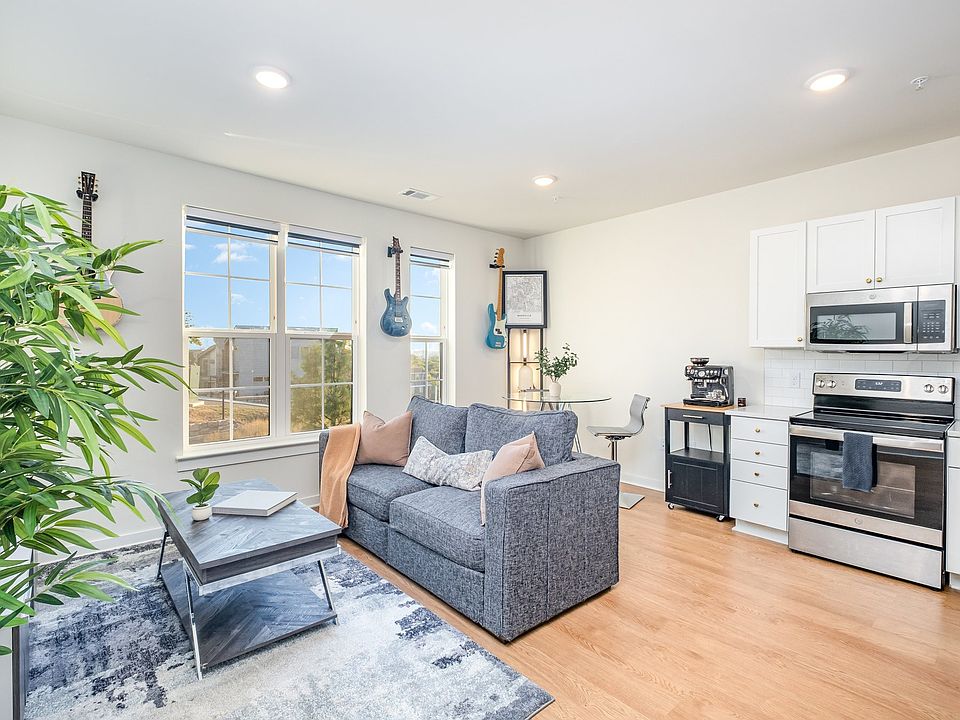 1st image of 600 E Trinity Ln Unit 22