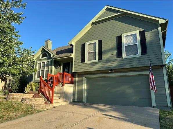 18715 W 159th Ter, Olathe, KS 66062