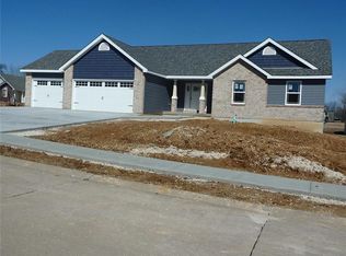 121 Kensington Palace Dr, Troy, MO 63379