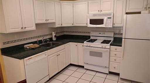 3rd image of 2403 Cypress Ln