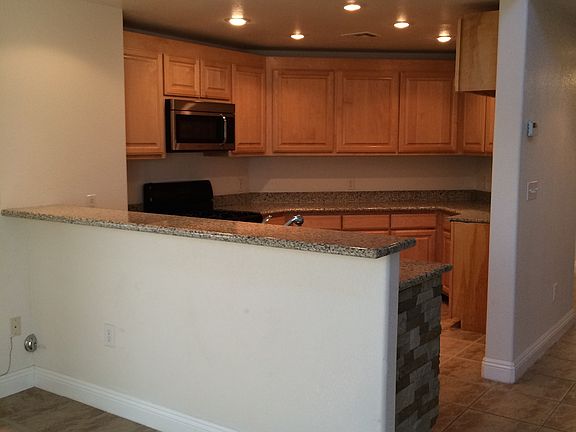 4th image of 671 Florence Dr