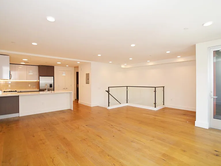 1450 15th St #203 — Photo 10