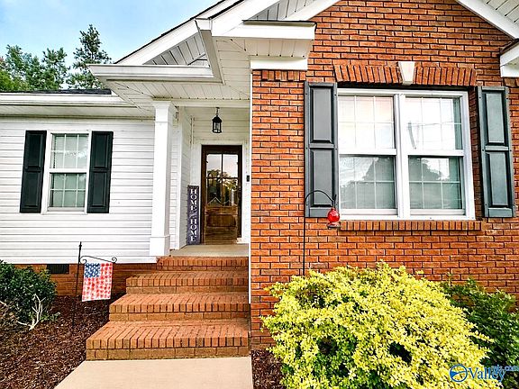 2nd image of 109 Victoria Ln