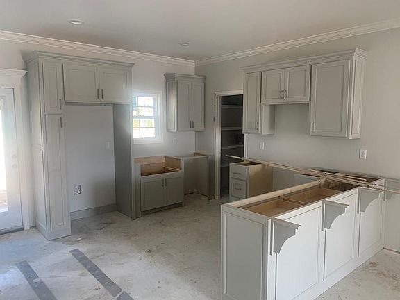4th image of 3811 Bettys Pl