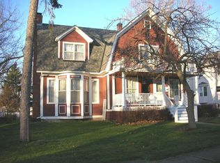 321 W Oak Ave, Wheaton, IL 60187