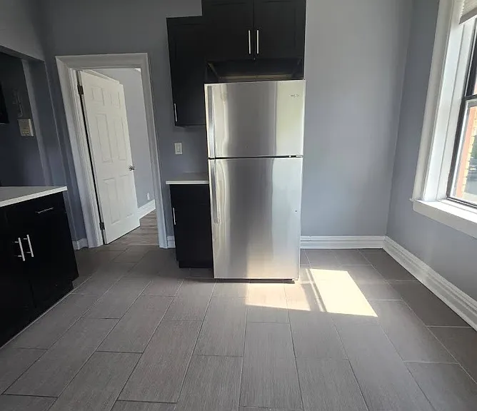 141 Duncan Ave #4A — Photo 2