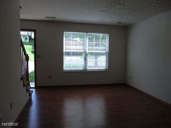 Holloway 19 Living room From Hallway