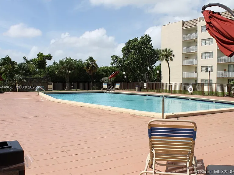 6930 Miami Gardens Dr #1-209 — Photo 11