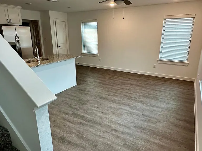 2614 S Fannin Ave — Photo 16