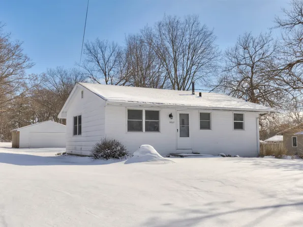 3827 E 27th St, Des Moines, IA 50317