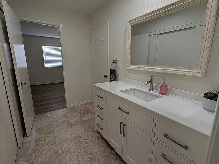 845 W Olive Ave #B — Photo 30