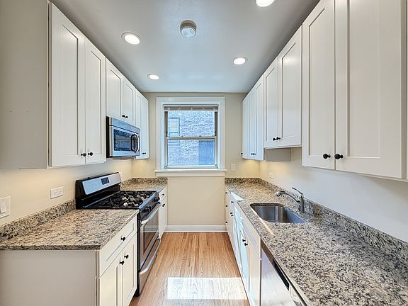 4th image of 914 Crain St #N3-b