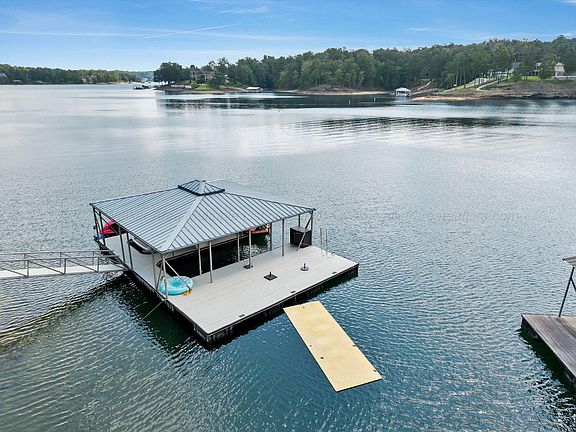 2nd image of 820 Lotawata Dr