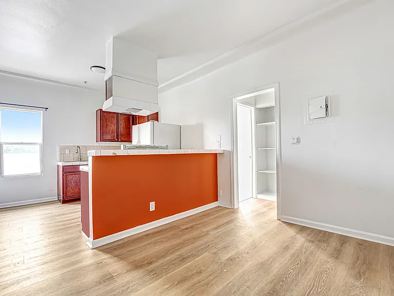 9124 S Broadway #8 — Photo 3