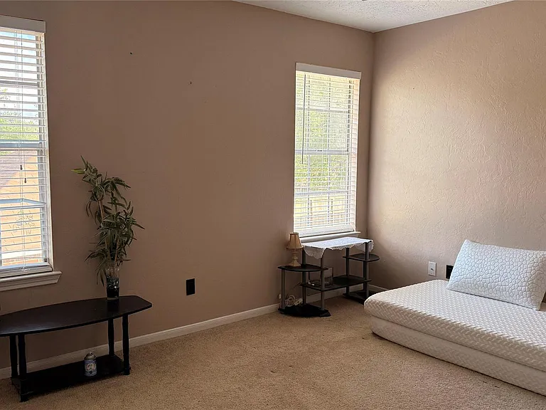 10310 Hedge Way Dr — Photo 15