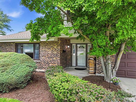 3rd image of 415 Cypress Ct