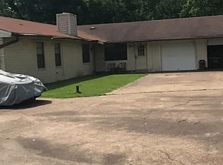 222 Hummingbird Ln, Lufkin, TX 75904