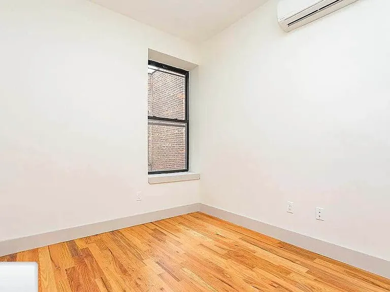 1300 Halsey St #2A — Photo 5