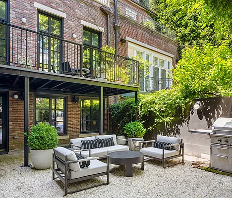Rented by Compass | media 23