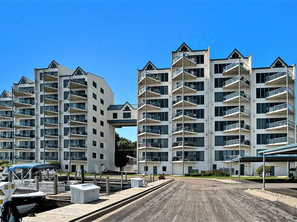 2964 Lakeshore Dr Unit E404, Muskegon, MI 49441