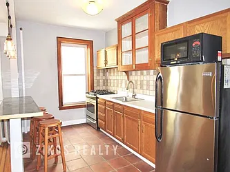 Rented by Zikos Realty Services