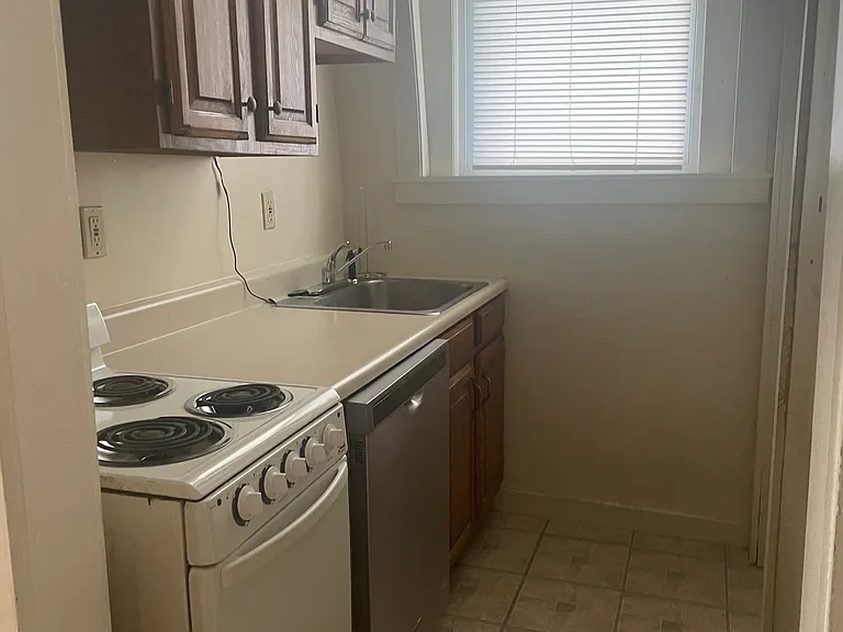 58 Main St #6 — Photo 9