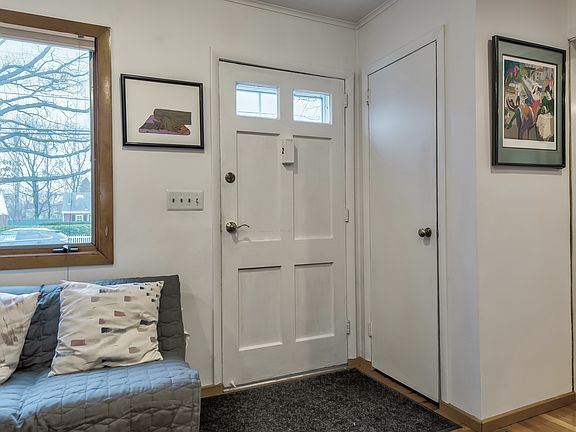 5th image of 243 N Richmond Ave