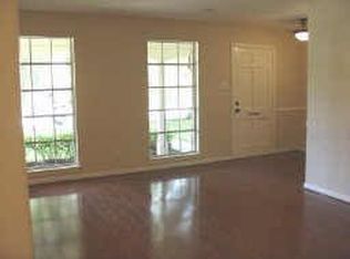 10515 Londonderry Dr, Houston, TX 77043