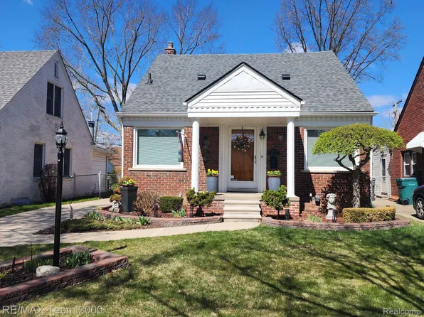 2644 Hollywood St, Dearborn, MI 48124
