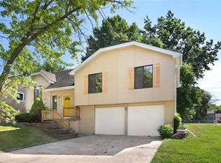 14603 Saint Andrews Dr, Grandview, MO 64030