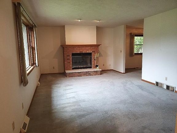 2nd image of 1518 Dakota St