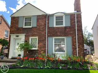 253 McMillan Rd, Grosse Pointe Farms, MI 48236