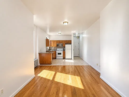 Living room, photo 1