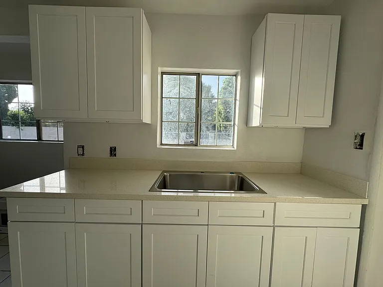 13156 Mercer St — Photo 5