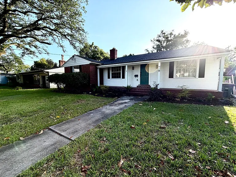 1760 Mayview Rd — Photo 1